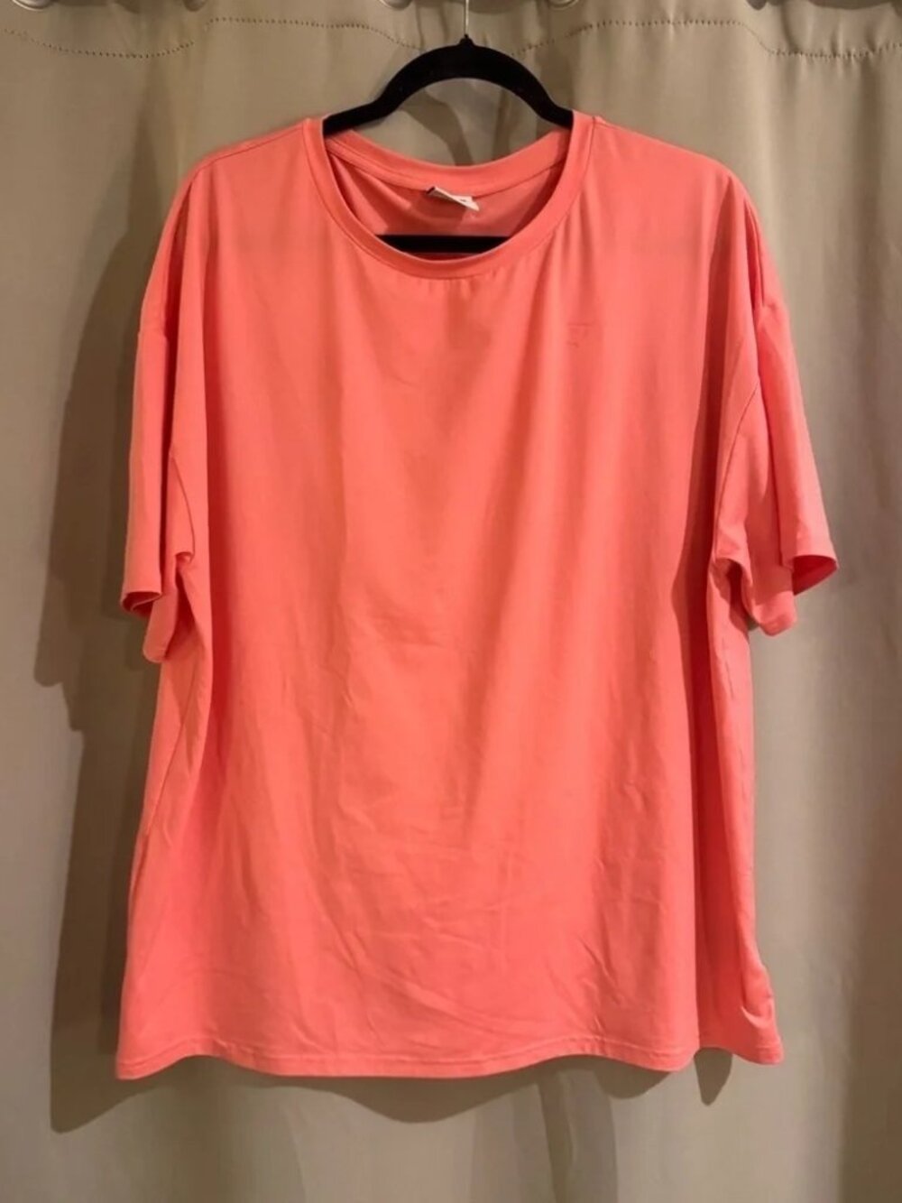 Women’s Gymshark Coral T-Shirt